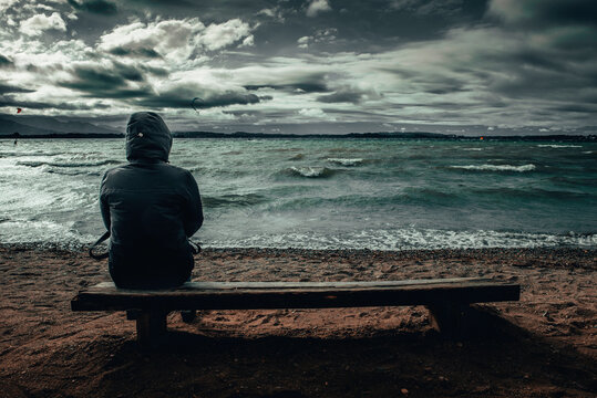 Junge Frau am Strand 