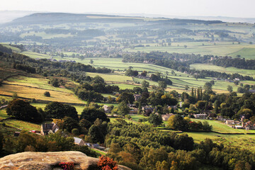 Obraz premium Curbar Edge in the Derbyshire Dales, Peak District, UK