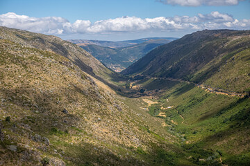 Fototapeta na wymiar View from the glacier valley and mountain landscape on Serra da Estrela natural park