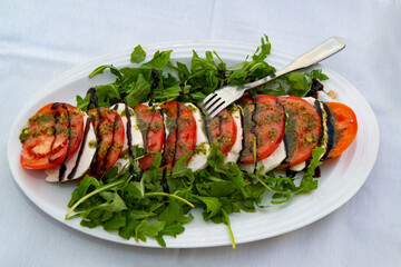tomato and cheese salad