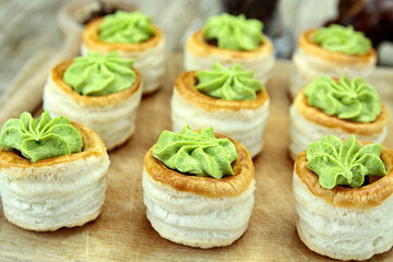 feuilleté d'escargots et beurre à escargots