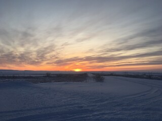 Fototapeta na wymiar sunset in the snow