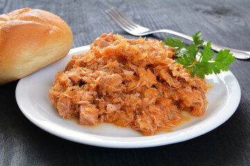 bigos z kiszonej kapusty z mięsem i kiełbasą