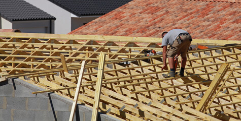 Construction d'une charpente en bois d'une maison