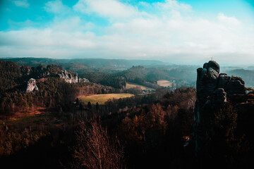 Das Elbsandsteingebirge ist ein vorwiegend aus Sandstein aufgebautes Mittelgebirge am Oberlauf der Elbe in Sachsen und Nordb&ouml;hmen.