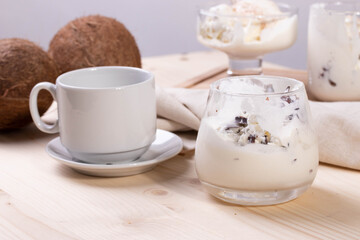 vanilla and chocolate ice cream desert