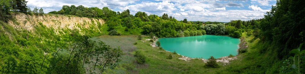 Fototapeta na wymiar Panoramaaufnahme Blauer See in Ehingen an der Donau