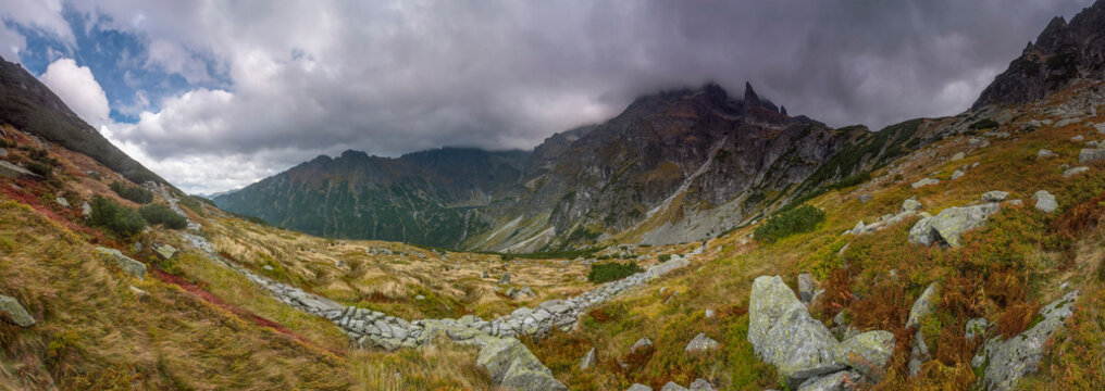 Panorama Ceprostrada - Tatry Jesień widok na Mnich