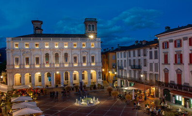 Fototapeta na wymiar old center of the Bergamo