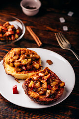 French toasts with caramelized apple