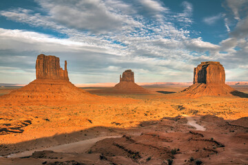  Monument valley sandstone buttes