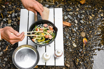 アウトドア　シニアの料理