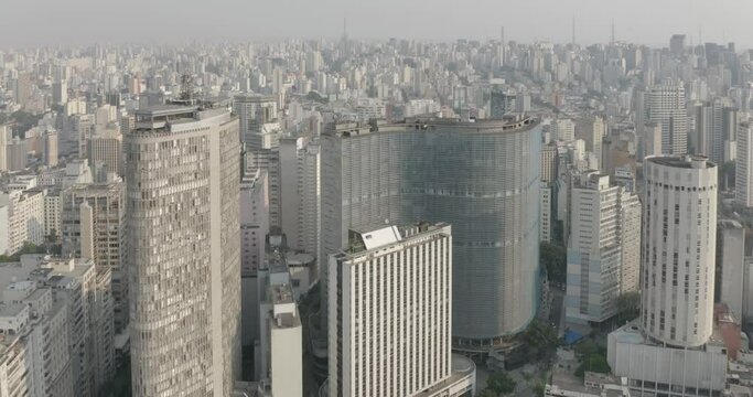 Aerial View of Sao Paulo, Brazil, forward movement, S&atilde;o paulo city