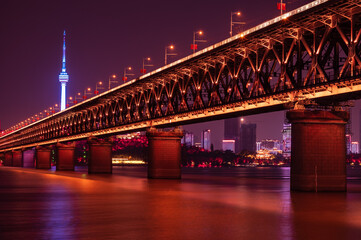 Fototapeta premium The Wuhan Yangtze Great Bridge at night