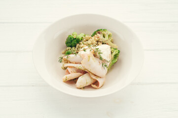 Simple organic food plates 
