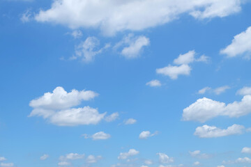 Fototapeta na wymiar White cloud and Beautiful with blue ky backgroound.