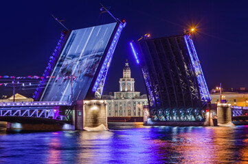 Obraz na płótnie Canvas Neva river and open Palace (Dvortsovy) Bridge - Saint-Petersburg Russia