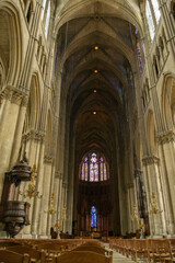 Fototapeta premium gothic temple in the city of Reims in France from the inside