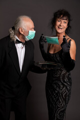 Waiter & guest in time of Covid