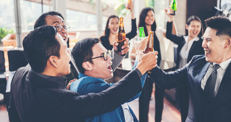 Business people relax from work in bar, Taking a break from business with beer and wine