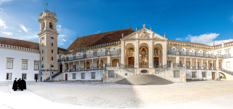 Reitoria, Torre e estudantes da Universidade de Coimbra