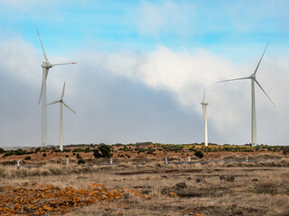 Stromerzeugung per Wind auf der Hochebene auf der Insel Madeira