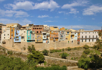 Obraz premium Casas de colores sobre en río Amadorio, Villajoyosa, España