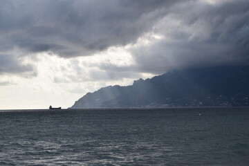 Obraz na płótnie Canvas paesaggio di mare con nuvole