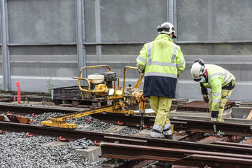 travail travailleur emploi job chomage chantier cheminot train rail