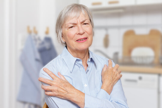 Polymyalgia rheumatica: elderly woman with acute pain in her upper arms and shoulders.