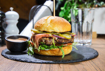 Juicy Burger