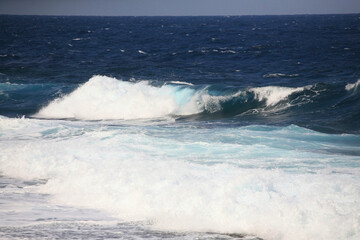 Fototapeta premium 伊江島の波しぶき