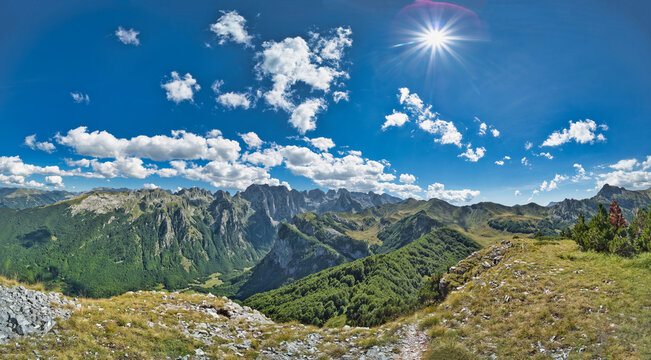 Panoramic view from the top of the Karaula to the peaks of Volusnica, Talijanka