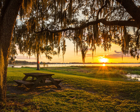 Sunset in Clermont, Florida over Lake Minneola during golden hour for a picnic