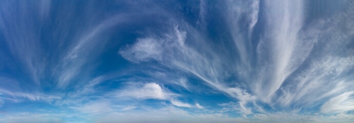 Obraz premium Fantastic clouds against blue sky, panorama