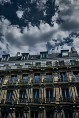 Obraz premium Typical parisian architecture, downtown Paris, France