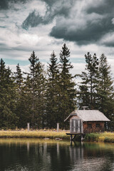 Blockh&uuml;tte am See