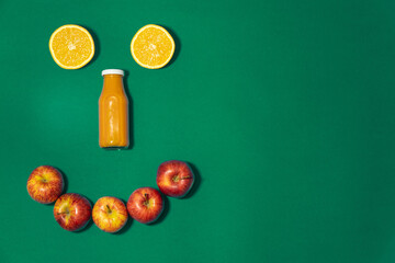 Uśmiech zdrowie owoce, jabłko banan pomarańcz, smoothie sok - obrazy, fototapety, plakaty