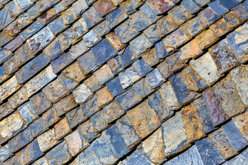 Roof made of cut stones
