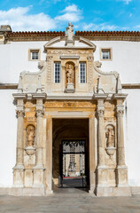 Fototapeta na wymiar Porta Férrea da Universidade de Coimbra
