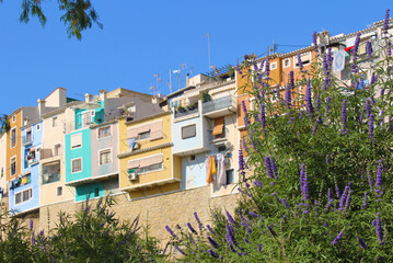 Obraz premium Casas de colores sobre en río Amadorio, Villajoyosa, España