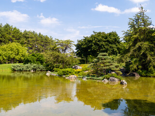 Obraz na płótnie Canvas Scenic view of the japanese garden in Montreal's botanical garden, Canada