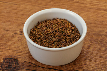 Dry zeera seeds in the bowl