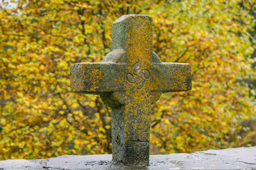 cruz de piedra, iglesia de los tres Santos Reyes, Fanlo, Provincia de Huesca, Comunidad Autónoma de Aragón, cordillera de los Pirineos, Spain, europe