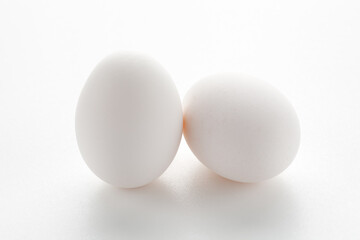 たまご（二個の鶏卵）