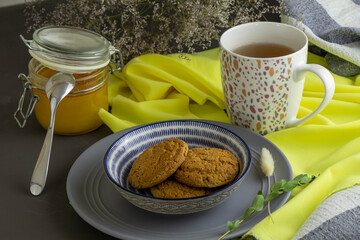 composition of honey and tea cookies