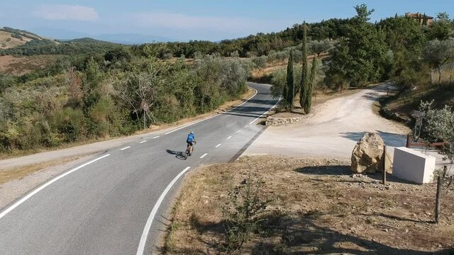 Road bike rides on the Tuscan roads