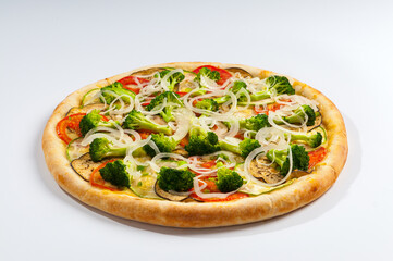 Vegetarian Pizza, with tomato sauce, broccoli, tomatoes, zucchini, eggplant and onion rings.Brazilian Pizza
