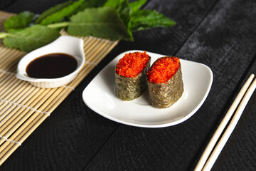 Gunkan tobiko,  sushi