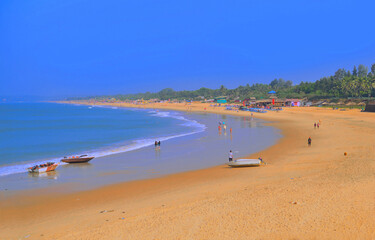 Fototapeta na wymiar Sinquerim beach in Candolim, Goa.